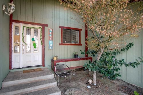 1661 Vallejo Dr, Hollister, CA 95023-5979
