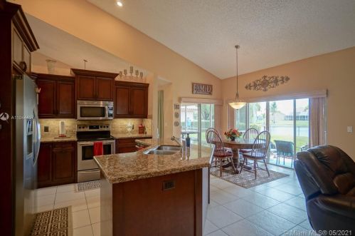 1041 162nd Ave, Hollywood, FL 33028-1228
