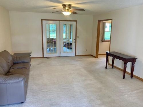 17 Longitude Dr, Mount Vernon, OH 43050-8700