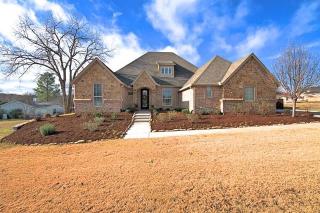 10048 Flight Plan Dr, Granbury, TX 76049-4455