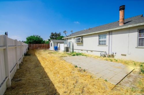 9659 Primrose Dr, Riverside CA 92503-4277 exterior