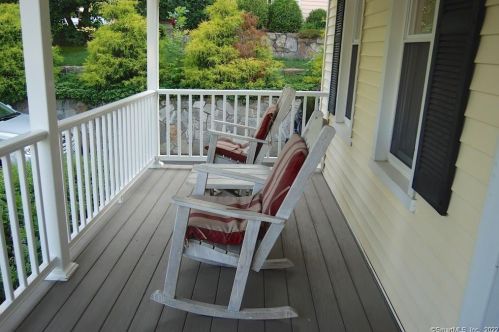 105 Richmond Hill Rd, New Canaan, CT 06840-5304
