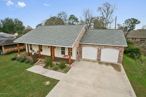 303 Charles Dr, Lafayette, LA 70508-4507
