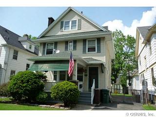 356 Selye Ter, Rochester, NY 14613-1646