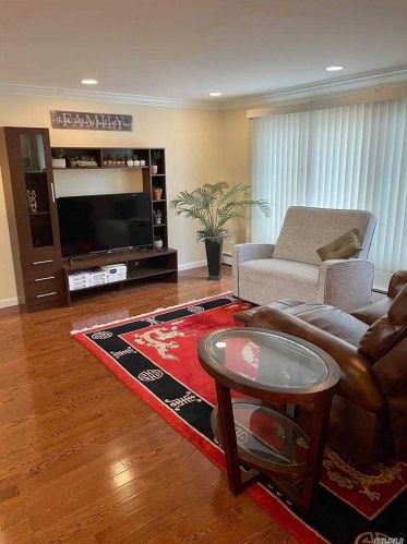 2274 Mildred Pl, North Bellmore, NY 11710-3917