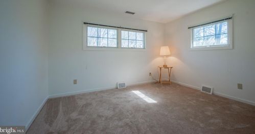 1912 Beechwood Dr, Wilmington DE  19810-4359 exterior