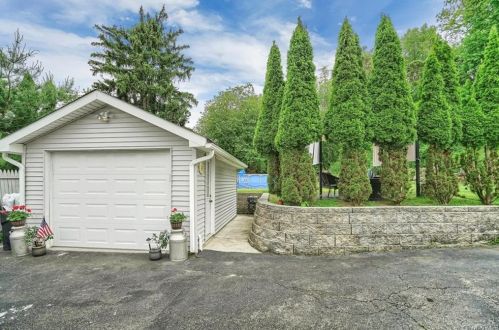 29 Ramapo Rd, Garnerville NY  10923-1717 exterior