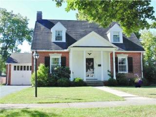 214 Dudley St, Maumee, OH 43537-2115
