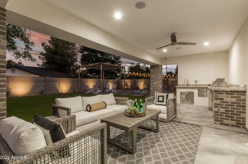 3516 36th St, Phoenix, AZ 85018-5730