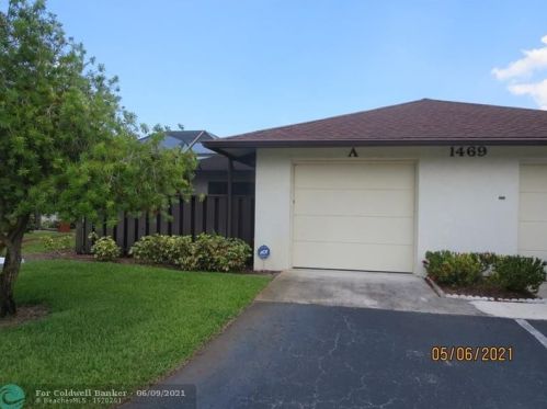 1469 Captains Walk, Fort Pierce FL  34950-6936 exterior