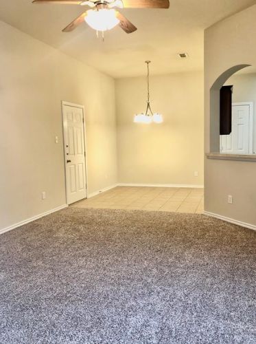 1011 Newcastle Dr, Weatherford TX  76086-5490 exterior