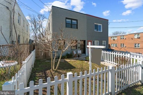 516 59th St, Washington, DC 20019-6960