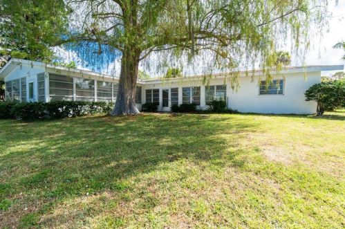 108 Lyons Bay Rd, Nokomis FL 34275-3015 exterior