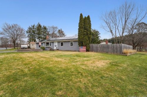 39 Jefferson Ave, Bristol, CT 06010-2728
