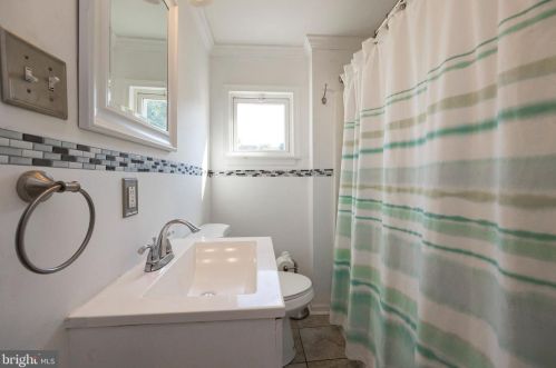 321 Howard St, Pottstown PA 19464-6701 exterior