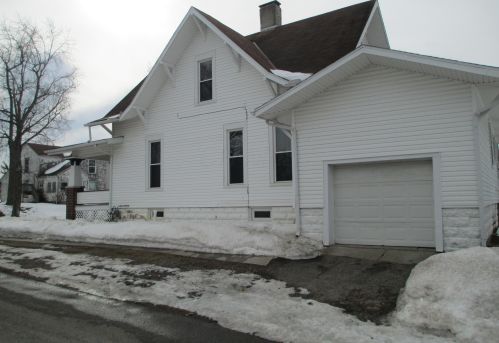 649 Detroit St, Bellefontaine, OH 43311-1713