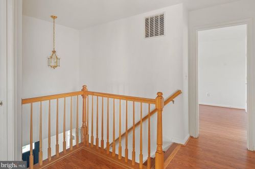 5762 Ralston Ct, Woodbridge VA  22193-3761 exterior