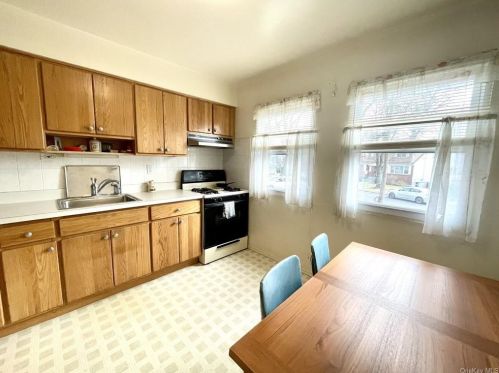 23 Kenyon Pl, Mount Vernon NY  10552-3018 exterior