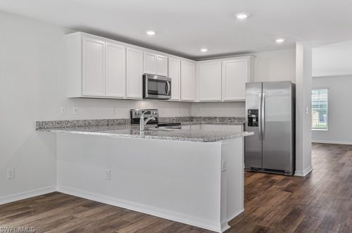 2302 7th Ave, Cape Coral, FL 33909-0048
