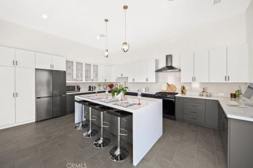 18852 Canyon Crest Dr, Orange CA 92861-2806 exterior