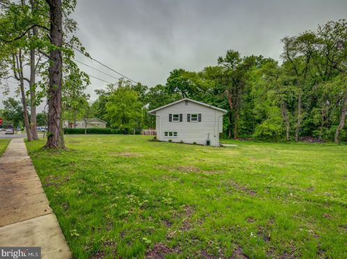 8813 Lagrange St, Lorton VA 22079-1643 exterior