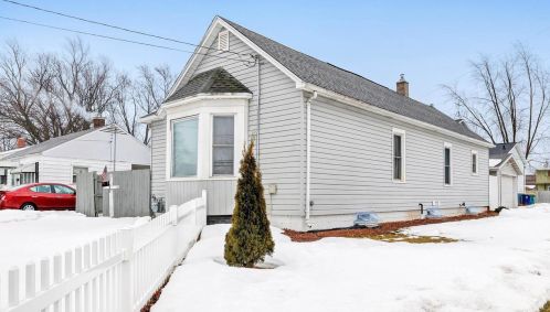 1100 Klaus St, Green Bay, WI 54302-1551