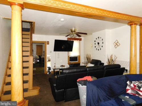 211 Stroud St, Wilmington, DE 19805-4843