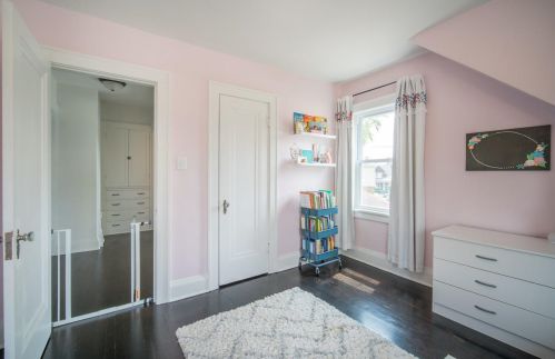 1722 57, Milwaukee WI 53220-3123 exterior