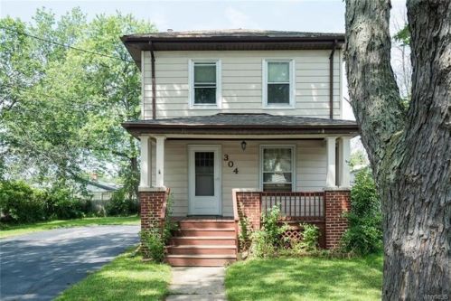 304 Springville Ave, Buffalo, NY 14226-2858