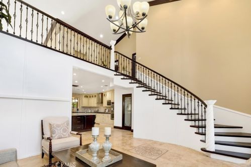 2340 Robinhood Pl, Orange CA  92867-1851 exterior