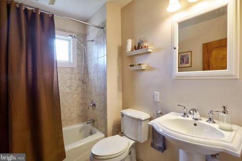 125 Slack Ave, Trenton NJ  08648-4303 exterior