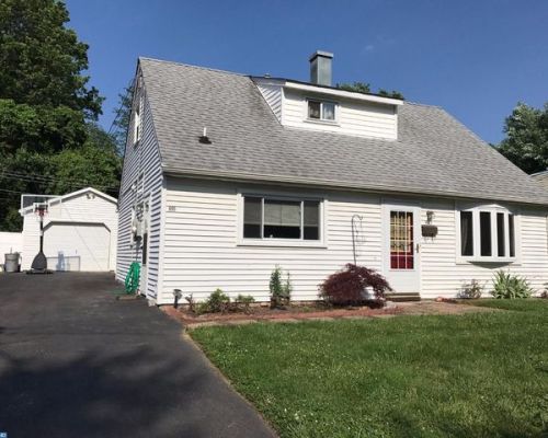 690 Carlisle Dr, Yardley, PA 19067-6806