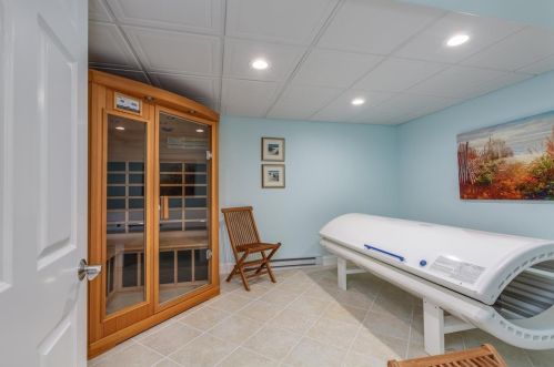 135 Hooker Farm Rd, Salem NH  03079-1815 exterior