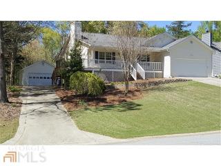 2250 Castle Royale Dr, Lawrenceville GA  30043-2853 exterior