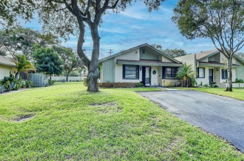 3744 Arelia Dr, Delray Beach, FL 33445-5745