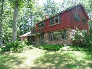 221 Wash Pond Rd, Hampstead, NH 03841-5108
