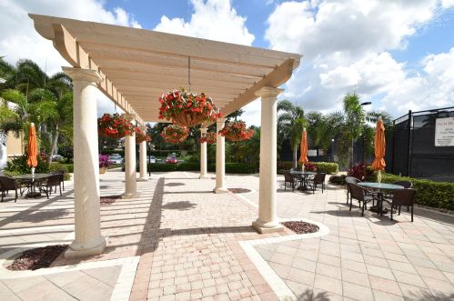 6638 Via Roma, Delray Beach FL  33446-3730 exterior