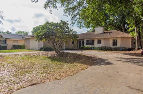 401 Lake Florence Dr, Winter Haven, FL 33884-2281