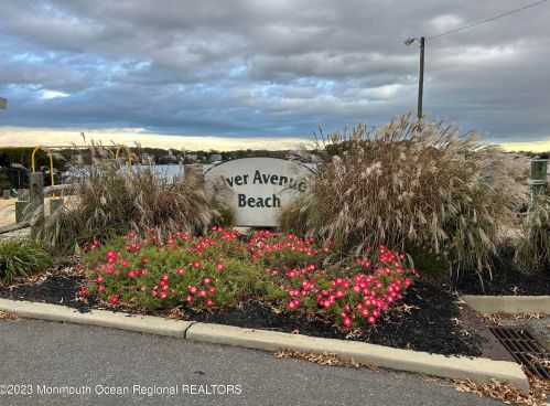 323 Osborn Ave, Point Pleasant Beach, NJ 08742-2228