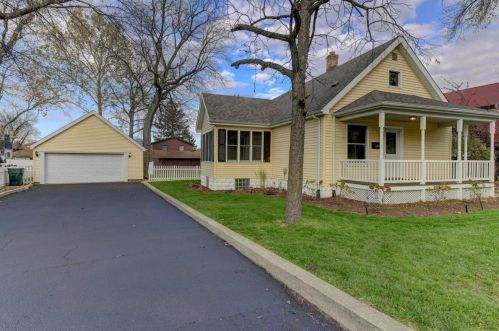 1615 Ridge Rd, Hammond, IN 46321-1918