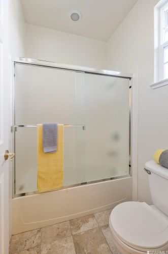 600 Landmark Ln, Redwood City CA  94065-2888 exterior