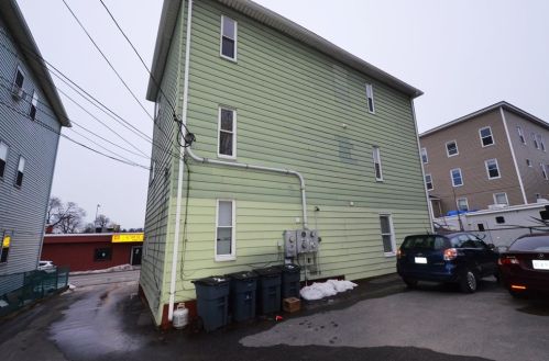 211 Millbury St, Worcester MA 01610-2803 exterior