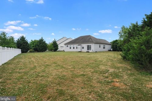 240 Wycombe Dr, Dover DE  19904-3857 exterior