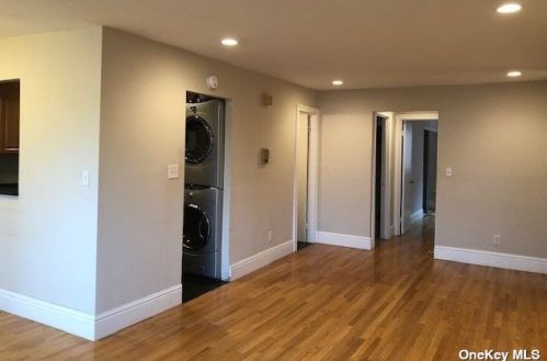 635 Chestnut St, Cedarhurst, NY 11516-2319
