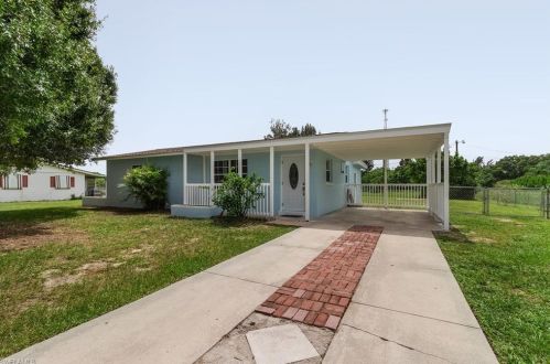 804 Taylor Ln, Lehigh Acres FL  33936-4952 exterior