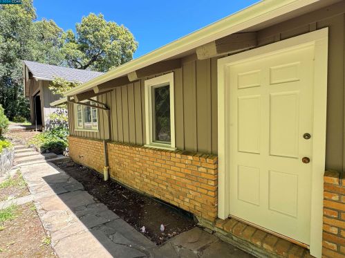 40 La Encinal, Orinda, CA 94563-2123