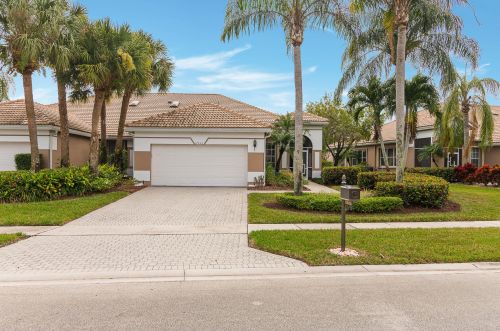 6952 Cairnwell Dr, Boynton Beach, FL 33472-2959