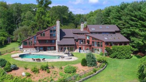 127 Vernon Rd, Manchester, CT 06043-7326