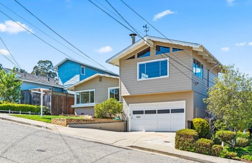211 Lowell Ave, San Bruno, CA 94066-4010