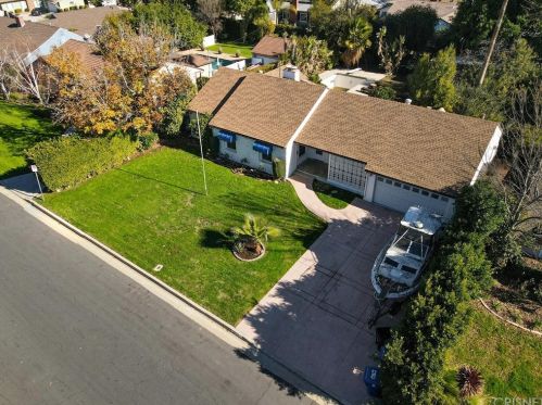 6942 Chisholm Ave, Van Nuys, CA 91406-5111